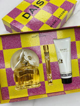 Marc Jacobs Daisy Eau de Toilette Gift Set 馬克雅可布/馬克莫傑小雛菊淡香水3件套（Eau de Toilette Spray 淡香水100ml+Luminous Body Lotion 身體乳75ml+Eau de Toilette Spray 淡香水噴霧10ml）